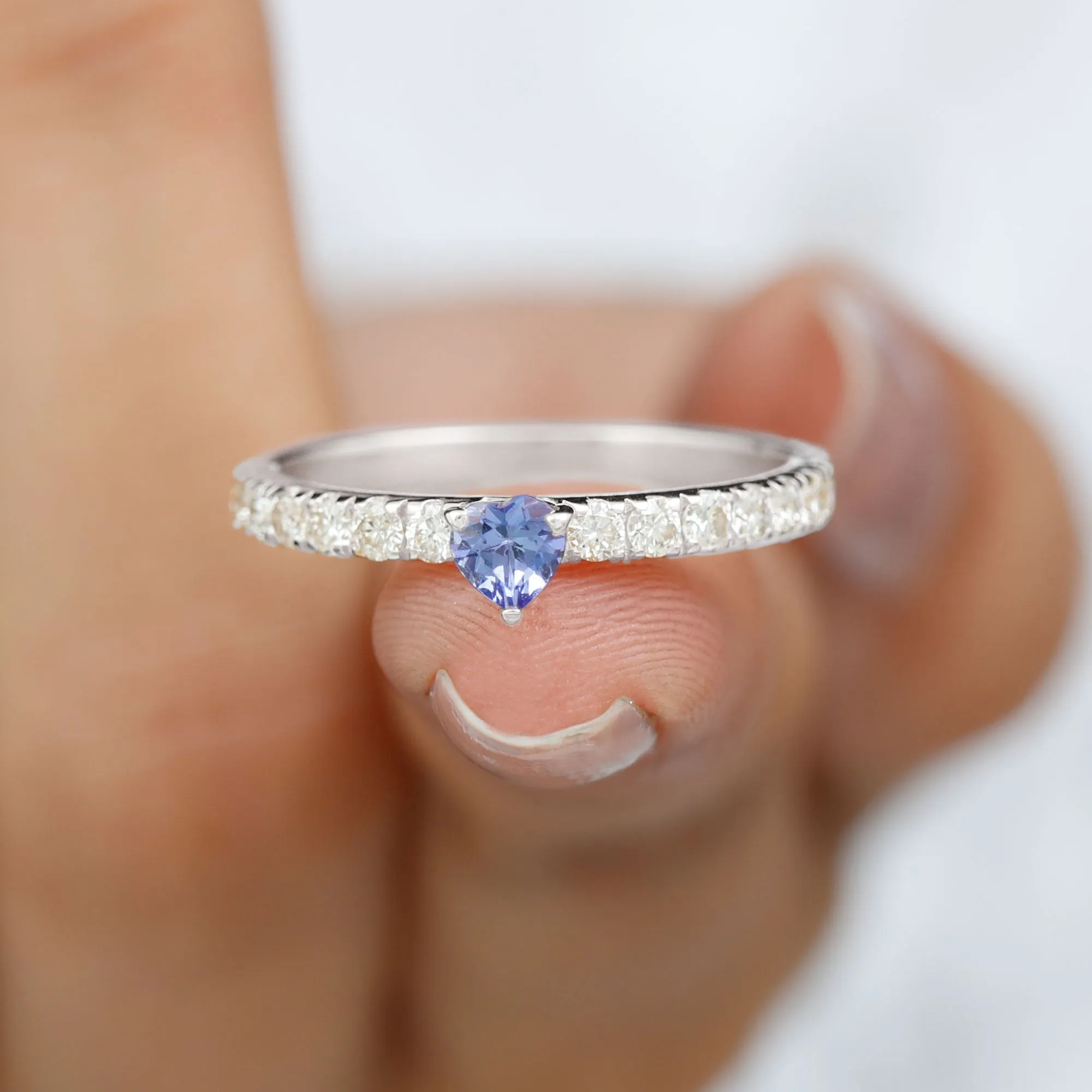 1.50 CT Heart Shaped Tanzanite Solitaire Ring with Diamond