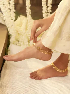 Gilded Splendor 22K Gold-Plated Linked Chain Anklet - A Statement of Glamour