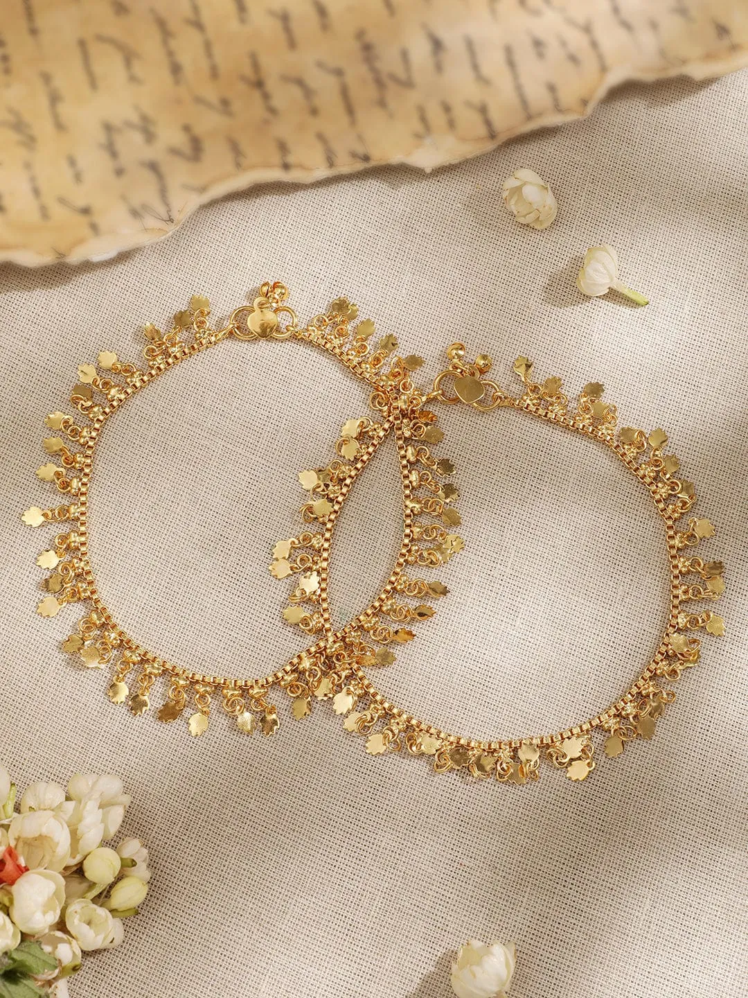 Gilded Splendor 22K Gold-Plated Linked Chain Anklet - A Statement of Glamour